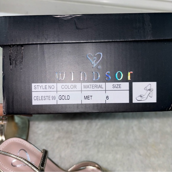 NIB Windsor Celeste Metallic Gold Double Buckle Rhinestone Open Toe Heels Size 6 - Picture 9 of 9